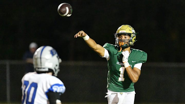 Two Syracuse football quarterback targets, one 4 stars and the other 3 stars, will make their college decisions this week.