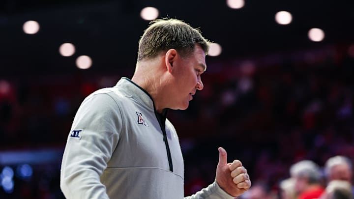 Arizona Wildcats head coach Tommy Lloyd