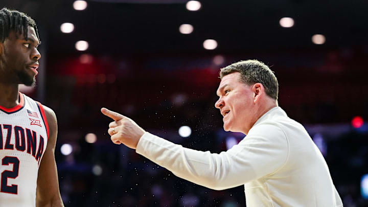 Nov 29, 2025; Tucson, Arizona, USA; Arizona Wildcats head coach Tommy Lloyd yells at guard Dwayne Aristode (2) during the second half against the Norfolk State Spartans at McKale Memorial Center. Mandatory Credit: Aryanna Frank-Imagn Images Nov 29, 2025; Tucson, Arizona, USA; Arizona Wildcats head coach Tommy Lloyd yells at guard Dwayne Aristode (2) during the second half against the Norfolk State Spartans at McKale Memorial Center. Mandatory Credit: Aryanna Frank-Imagn Images