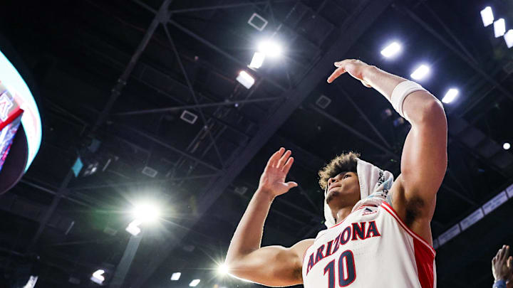 Dec 6, 2025; Tucson, Arizona, USA; Arizona Wildcats forward Koa Peat (10) hypes up the crowd in the last minute of the game against the Auburn Tigers at McKale Memorial Center. Mandatory Credit: Aryanna Frank-Imagn Images Dec 6, 2025; Tucson, Arizona, USA; Arizona Wildcats forward Koa Peat (10) hypes up the crowd in the last minute of the game against the Auburn Tigers at McKale Memorial Center. Mandatory Credit: Aryanna Frank-Imagn Images