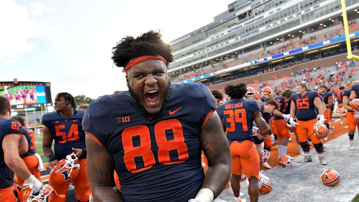 Sep 10, 2022; Champaign, Illinois, USA;  Illinois Fighting Illini defensive lineman Keith Randolph