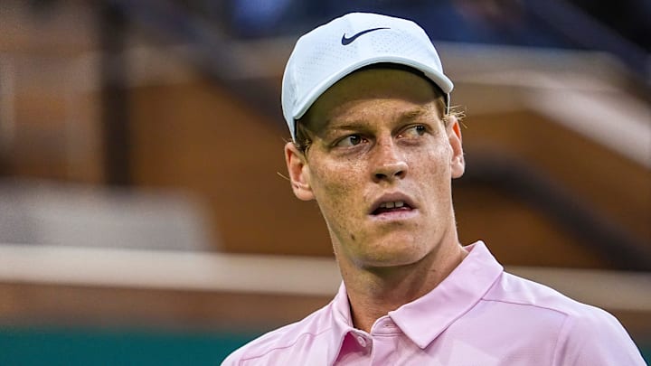 Jannik Sinner celebrates a point