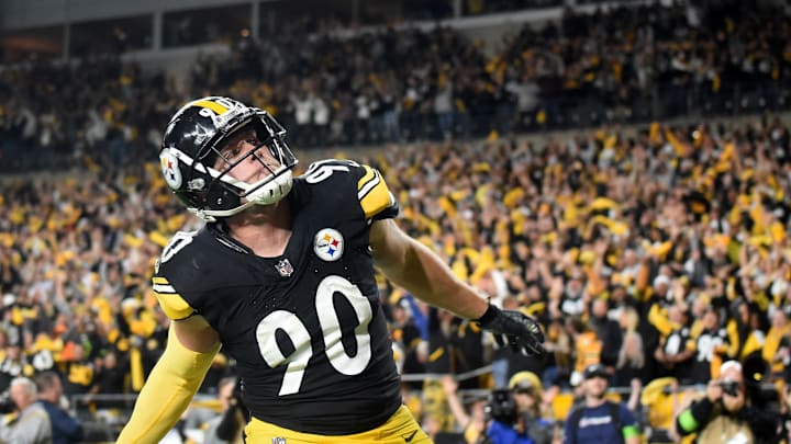 Sep 18, 2023; Pittsburgh, Pennsylvania, USA;  Pittsburgh Steelers linebacker T.J. Watt (90)