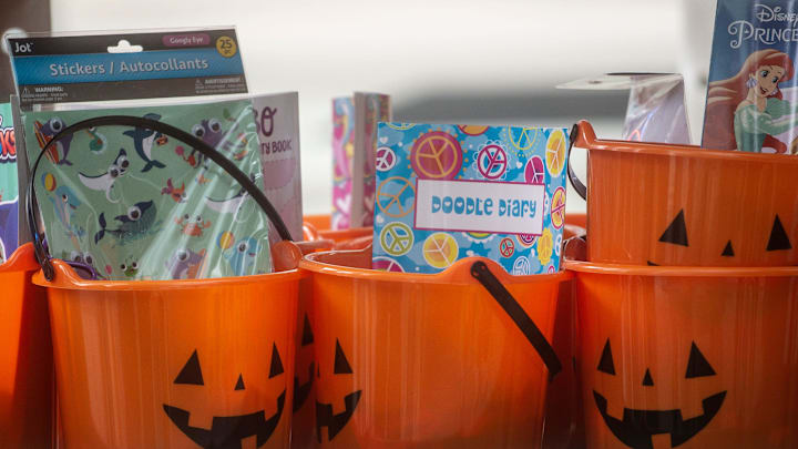 Halloween buckets are in place at Children   s of Mississippi in Jackson Miss., Wednesday, Oct. 27, 2021. The supplies were given to patients at the hospital after they were gathered by the Mississippi Department of Public Safety during their Trick or Treat Supply Drive.

Tcl Childrens Hospital Giveaway4
