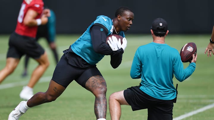 Jacksonville Jaguars running back Travis Etienne Jr. (1) runs drills during the organized team activity session Monday, June 3, 2024 at EverBank StadiumÕs Miller Electric Center in Jacksonville, Fla. 