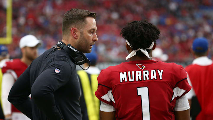 Cardinals head coach Kliff Kingsbury talks to quarterback Kyler Murray (1) during the second half of Cardinals head coach Kliff Kingsbury talks to quarterback Kyler Murray (1) during the second half of