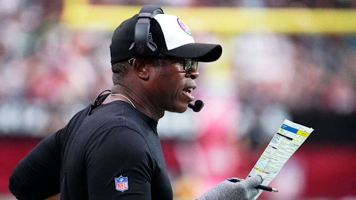 Oct 9, 2022; Phoenix, Arizona, USA; Arizona Cardinals defensive coordinator Vance Joseph against the Philadelphia Eagles in the second half at State Farm Stadium.

Nfl Eagles At Cardinals
