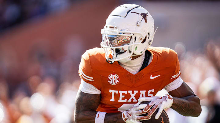 Texas Longhorns wide receiver Matthew Golden scores the first touchdown of the game against the Florida Gators.