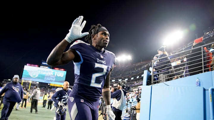 Tennessee Titans wide receiver Julio Jones waves to fans as he leaves the field after losing to the Cincinnati Bengals. Tennessee Titans wide receiver Julio Jones waves to fans as he leaves the field after losing to the Cincinnati Bengals.