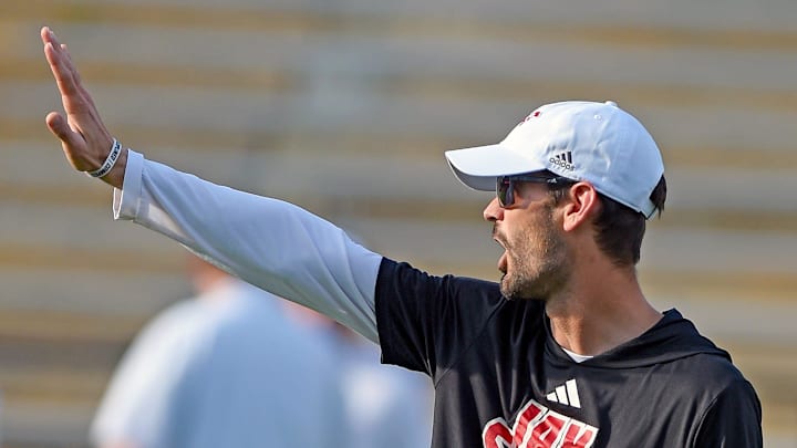 Jacksonville State Offensive Coordinator Clint Trickett gives instructions during spring football action in Jacksonville, Alabama April 17, 2025. (Dave Hyatt / Hyatt Media LLC) Jacksonville State Offensive Coordinator Clint Trickett gives instructions during spring football action in Jacksonville, Alabama April 17, 2025. (Dave Hyatt / Hyatt Media LLC)