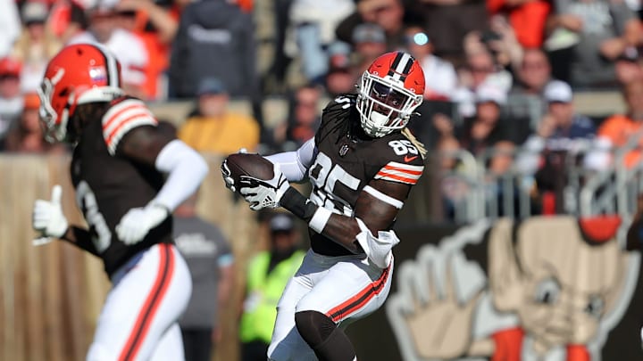 Cleveland Browns tight end David Njoku (85) turns up the field for yards after a catch during the first half of an NFL football game at Huntington Bank Field, Sunday, Sept. 8, 2024, in Cleveland, Ohio. Cleveland Browns tight end David Njoku (85) turns up the field for yards after a catch during the first half of an NFL football game at Huntington Bank Field, Sunday, Sept. 8, 2024, in Cleveland, Ohio.