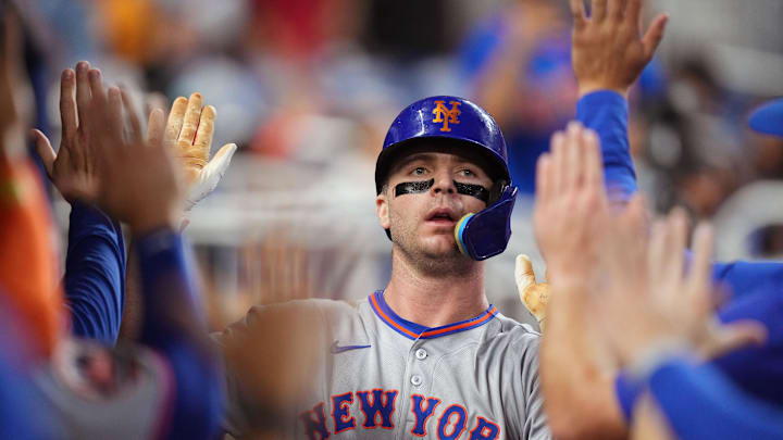 Sep 27, 2025; Miami, Florida, USA; New York Mets first baseman Pete Alonso (20) celebrates his solo home run against the Miami Marlins in the third inning at loanDepot Park. Mandatory Credit: Jim Rassol-Imagn Images Sep 27, 2025; Miami, Florida, USA; New York Mets first baseman Pete Alonso (20) celebrates his solo home run against the Miami Marlins in the third inning at loanDepot Park. Mandatory Credit: Jim Rassol-Imagn Images