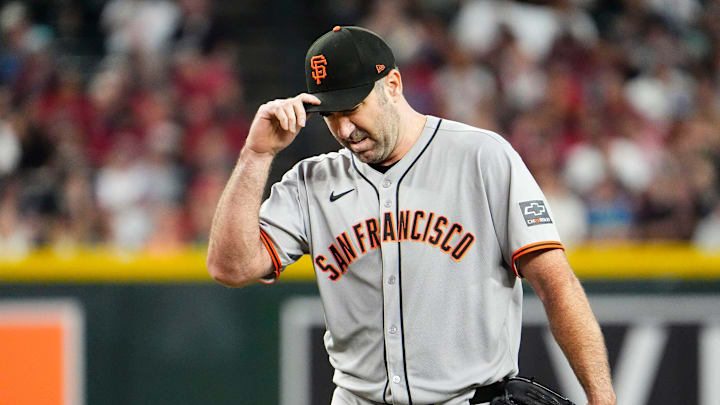 San Francisco Giants pitcher Justin Verlander (35) reacts after putting two Arizona Diamondbacks runners on first and second bases in the fourth inning at Chase Field in Phoenix on Sept. 17, 2025.