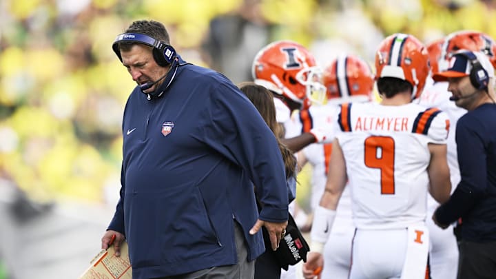 Oct 26, 2024; Eugene, Oregon, USA; Illinois Fighting Illini head coach Bret Bielema during a time out in a game against the Oregon Ducks at Autzen Stadium. Mandatory Credit: Troy Wayrynen-Imagn Images
