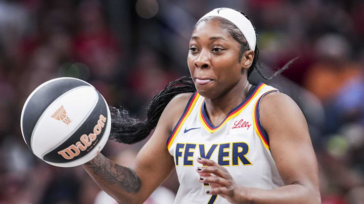 Jun 3, 2025; Indianapolis, Indiana, USA; Indiana Fever guard Aari McDonald (2) takes the ball to the basket during a game between the Indiana Fever and the Washington Mystics at Gainbridge Fieldhouse in Indianapolis. Mandatory Credit: Grace Smth- INDIANAPOLIS STAR-Imagn Images Jun 3, 2025; Indianapolis, Indiana, USA; Indiana Fever guard Aari McDonald (2) takes the ball to the basket during a game between the Indiana Fever and the Washington Mystics at Gainbridge Fieldhouse in Indianapolis. Mandatory Credit: Grace Smth- INDIANAPOLIS STAR-Imagn Images