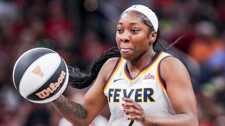 Indiana Fever guard Aari McDonald (2) takes the ball to the basket Tuesday, June 3, 2025, during a game between the Indiana Fever and the Washington Mystics at Gainbridge Fieldhouse in Indianapolis.