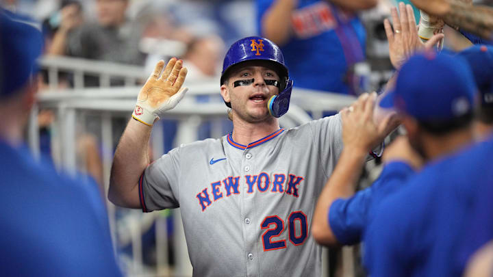 Sep 27, 2025; Miami, Florida, USA; New York Mets first baseman Pete Alonso (20) celebrates his solo home run against the Miami Marlins in the third inning at loanDepot Park. Mandatory Credit: Jim Rassol-Imagn Images Sep 27, 2025; Miami, Florida, USA; New York Mets first baseman Pete Alonso (20) celebrates his solo home run against the Miami Marlins in the third inning at loanDepot Park. Mandatory Credit: Jim Rassol-Imagn Images