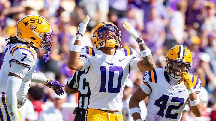 Tigers Safety Dashawn Spears 10 sacks Quarterback Taylen Green 10, LSU Tigers take on the Arkansas Razorbacks. November 15, 2025; Baton Rouge, Louisiana, USA; at Tiger Stadium.