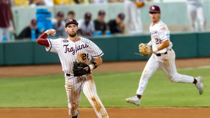 Andrew Pickering 21, The LSU Tigers take on Little Rock in game 6 of the 2025 NCAA Div 1 Regional Baseball Championship at Alex Box Stadium in Baton Rouge, LA. . Sunday, June 1, 2025. SCOTT CLAUSE / USATODAY Network
