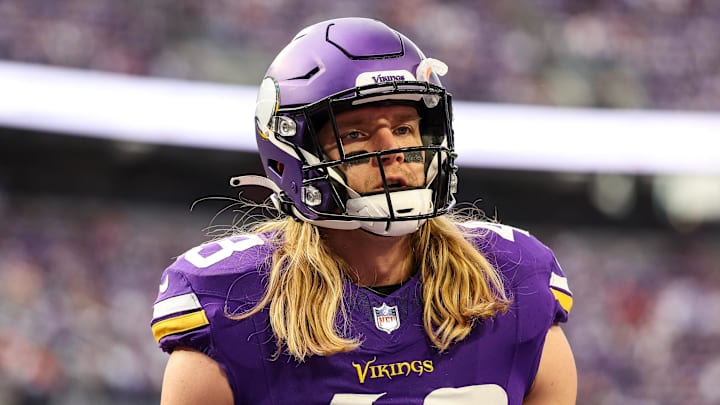 Dec 8, 2024; Minneapolis, Minnesota, USA; Minnesota Vikings linebacker Andrew Van Ginkel (43) looks on before the game against the Atlanta Falcons at U.S. Bank Stadium. Mandatory Credit: Matt Krohn-Imagn Images Dec 8, 2024; Minneapolis, Minnesota, USA; Minnesota Vikings linebacker Andrew Van Ginkel (43) looks on before the game against the Atlanta Falcons at U.S. Bank Stadium. Mandatory Credit: Matt Krohn-Imagn Images
