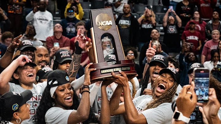 South Carolina celebrates advancing to the women's Final Four.