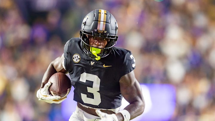 Quincy Skinner Jr. 3 scores a touchdown as the LSU Tigers take on the Vanderbilt Commodores. Nov 23, 2024; Baton Rouge, Louisiana, USA; at Tiger Stadium.