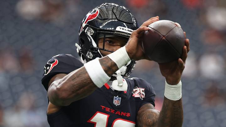 Houston Texans wide receiver Nico Collins (12) catches a ball and warm-ups before the Houston Texans played the Las Vegas Raiders at Reliant Stadium. Mandatory Credit: Thomas Shea-Imagn Images Houston Texans wide receiver Nico Collins (12) catches a ball and warm-ups before the Houston Texans played the Las Vegas Raiders at Reliant Stadium. Mandatory Credit: Thomas Shea-Imagn Images