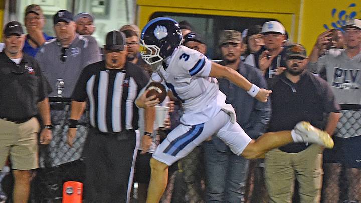 Plainview quarterback Mac Long scores a touchdown during high school football action in Geraldine, Alabama October 1, 2026.  (Dave Hyatt / Hyatt Media LLC)