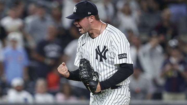 Jul 11, 2025; Bronx, New York, USA; New York Yankees relief pitcher Scott Effross (57) reacts after defeating the Chicago Cubs 11-0 at Yankee Stadium. Mandatory Credit: Wendell Cruz-Imagn Images Jul 11, 2025; Bronx, New York, USA; New York Yankees relief pitcher Scott Effross (57) reacts after defeating the Chicago Cubs 11-0 at Yankee Stadium. Mandatory Credit: Wendell Cruz-Imagn Images