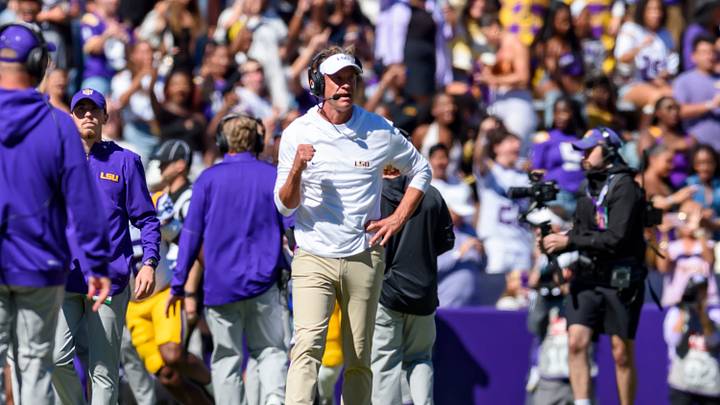 Tigers Head Coach Lane Kiffin, The LSU Tigers take on the Mississippi State Bulldogs. October 17, 2026; Baton Rouge, LA, USA; at Tiger Stadium. Tigers Head Coach Lane Kiffin, The LSU Tigers take on the Mississippi State Bulldogs. October 17, 2026; Baton Rouge, LA, USA; at Tiger Stadium.
