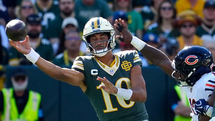 Green Bay Packers quarterback Jordan Love (10) throws the ball against the Chicago Bears during the game at Lambeau Field. Green Bay Packers quarterback Jordan Love (10) throws the ball against the Chicago Bears during the game at Lambeau Field.