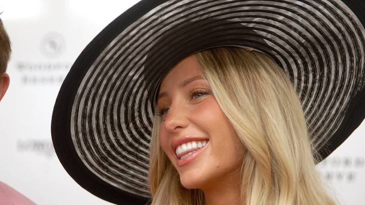 Influencer Alix Earle on the Kentucky Derby red carpet. May 03, 2025 Influencer Alix Earle on the Kentucky Derby red carpet. May 03, 2025