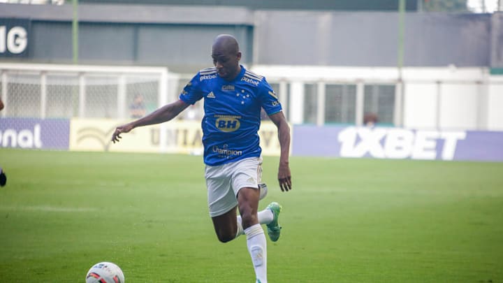 Além do cartão vermelho, o clássico mineiro ficou marcado por outras polêmicas de arbitragem