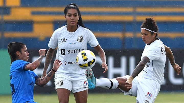 Donas do segundo melhor ataque do Brasileirão Feminino, as Sereias da Vila recebem o Grêmio na noite desta segunda-feira (25)