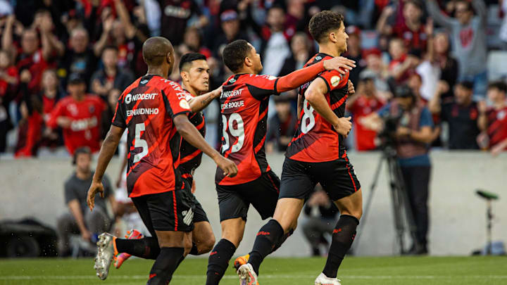 Athletico-PR venceu o São Paulo por 1 a 0 na Arena da Baixada Athletico-PR venceu o São Paulo por 1 a 0 na Arena da Baixada