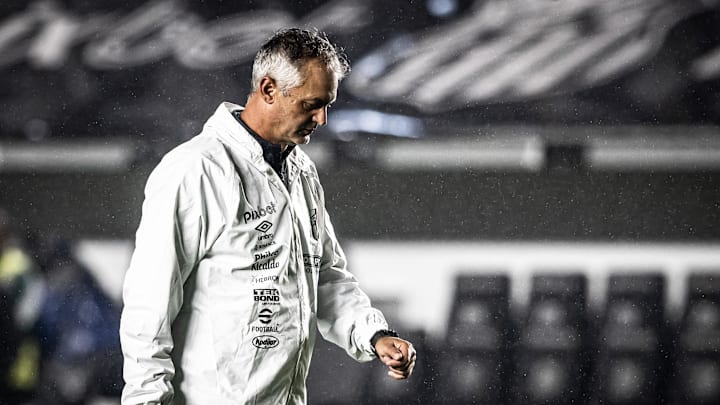 Lisca era o treinador do Peixe na última vitória do Alvinegro no clássico Lisca era o treinador do Peixe na última vitória do Alvinegro no clássico