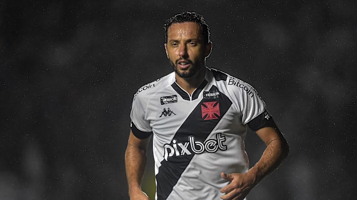 O veterano Nenê é a principal dúvida no time cruzmaltino para este jogo entre Vasco e Criciúma
