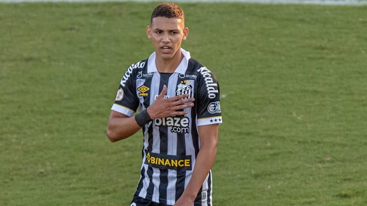 Deivid Washington voltará a vestir o uniforme do Santos