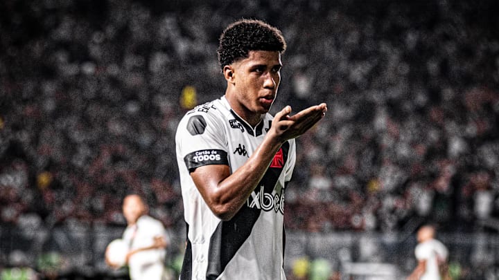 Suspenso contra o Cuiabá, Andrey Santos não atua mais pelo Vasco.