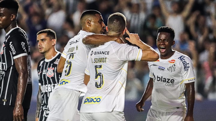 Na Vila Belmiro, Peixe jogou bem e venceu o rival Corinthians