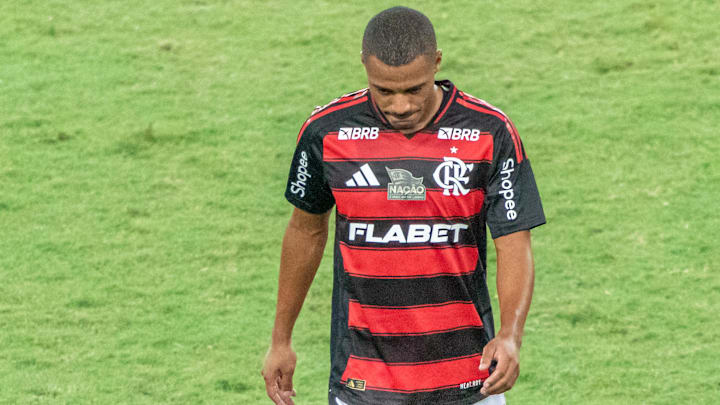 Problemas físicos atrapalham camisa 18 desde o início do ano Problemas físicos atrapalham camisa 18 desde o início do ano