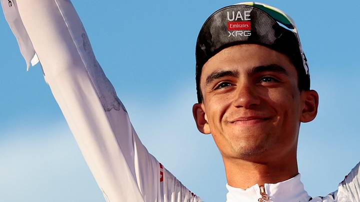 Isaac del Toro logró el subcampeonato en el Giro de Italia y ahora afrontará la Gran Vuelta a España. Isaac del Toro logró el subcampeonato en el Giro de Italia y ahora afrontará la Gran Vuelta a España.