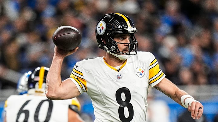 Pittsburgh Steelers quarterback Aaron Rodgers (8) makes a pass against Detroit Lions during the first half at Ford Field in Detroit on Sunday, Dec. 21, 2025.