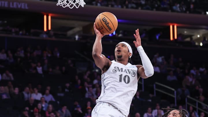 Mar 25, 2025; New York, New York, USA;  Dallas Mavericks guard Brandon Williams (10) drives to the basket for a layup in the fourth quarter against the New York Knicks at Madison Square Garden.