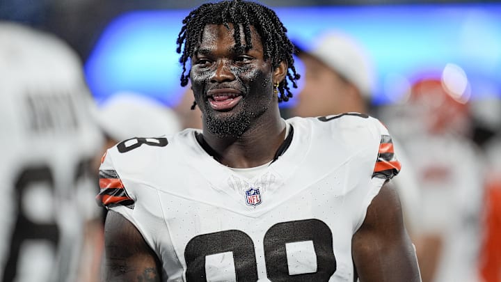 Aug 8, 2025; Charlotte, North Carolina, USA; Cleveland Browns tight end Harold Fannin Jr. (88) on the sideline during the second half against the Carolina Panthers at Bank of America Stadium. Mandatory Credit: Jim Dedmon-Imagn Images