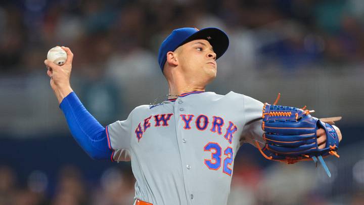 May 22, 2026; Miami, Florida, USA; New York Mets starting pitcher Tobias Myers (32) delivers a pitch against the Miami Marlins during the first inning at loanDepot Park. Mandatory Credit: Sam Navarro-Imagn Images