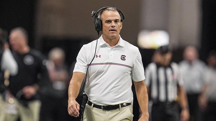 Aug 31, 2025; Atlanta, Georgia, USA; South Carolina Gamecocks head coach Shane Beamer on the sidelines against the Virginia Tech Hokies during the first half at Mercedes-Benz Stadium. Mandatory Credit: Dale Zanine-Imagn Images Aug 31, 2025; Atlanta, Georgia, USA; South Carolina Gamecocks head coach Shane Beamer on the sidelines against the Virginia Tech Hokies during the first half at Mercedes-Benz Stadium. Mandatory Credit: Dale Zanine-Imagn Images