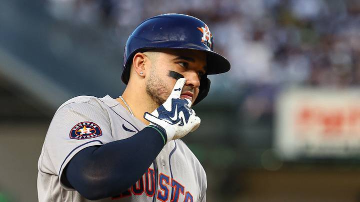 Houston Astros catcher Yainer Diaz runs the bases after a solo home run during the second inning against the New York Yankees at Yankee Stadium. Mandatory Credit: Vincent Carchietta-Imagn Images