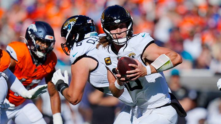 Sep 20, 2026; Denver, Colorado, USA; Jacksonville Jaguars quarterback Trevor Lawrence (16) looks to hand off during the second half against the Denver Broncos at Empower Field at Mile High. Mandatory Credit: Ron Chenoy-Imagn Images Sep 20, 2026; Denver, Colorado, USA; Jacksonville Jaguars quarterback Trevor Lawrence (16) looks to hand off during the second half against the Denver Broncos at Empower Field at Mile High. Mandatory Credit: Ron Chenoy-Imagn Images