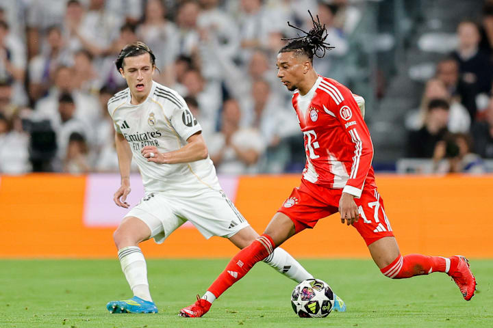 อัลบาโร การ์เรราส, ไมเคิล โอลิเซ